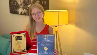 9 Yaşında Lise Diploması Alan Aylin Kılıç