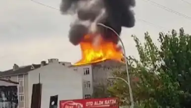 Apartman Çatısında Yangın: Korku ve Paniğe Neden Oldu!