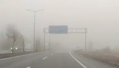 Doğu Anadolu'da Yoğun Sis Ulaşımı Felç Etti